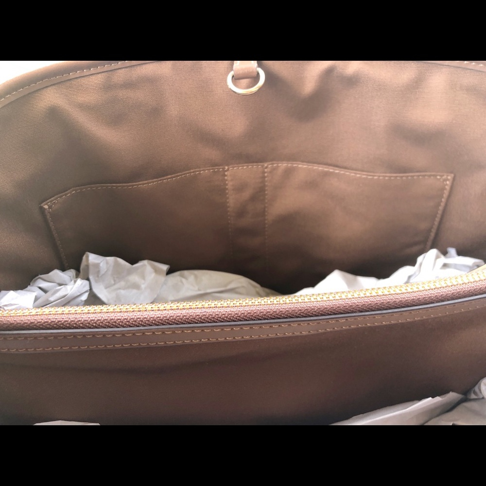 SALE‼️‼️ Coach Large carryall tote Purse - Picture 3 of 7